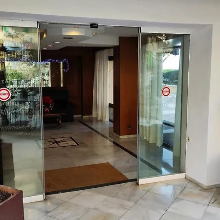 In First Line Apto 12-3 *